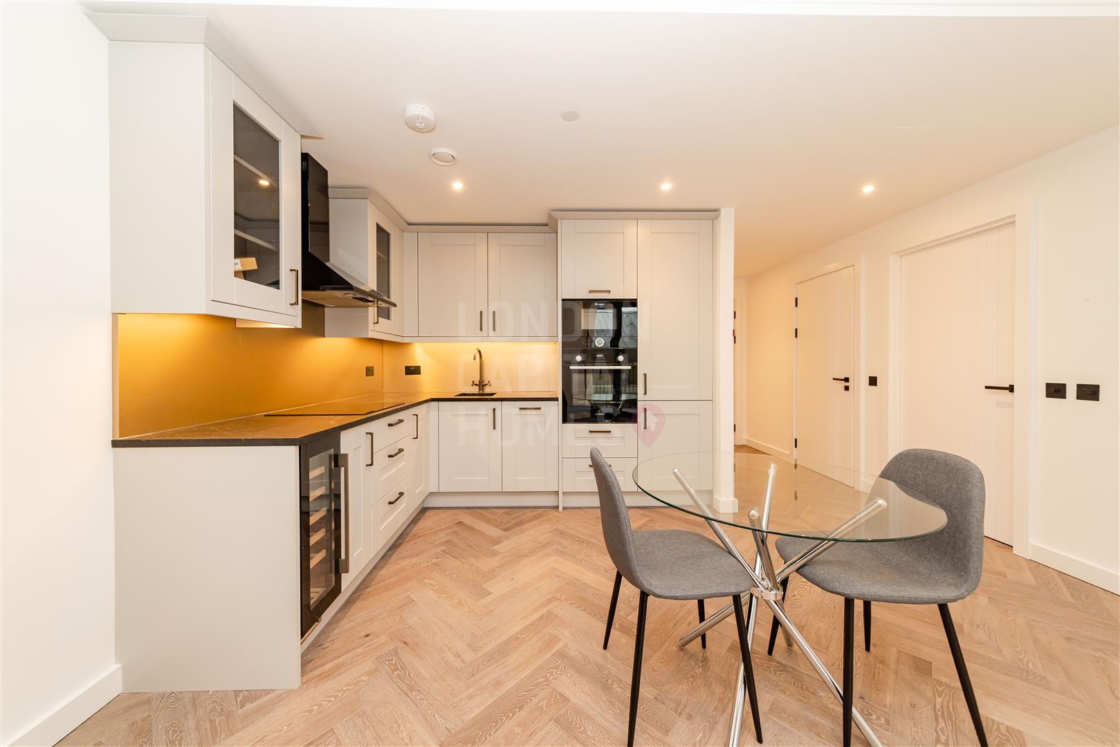 1 bed property in 1 Merino Gardens, London